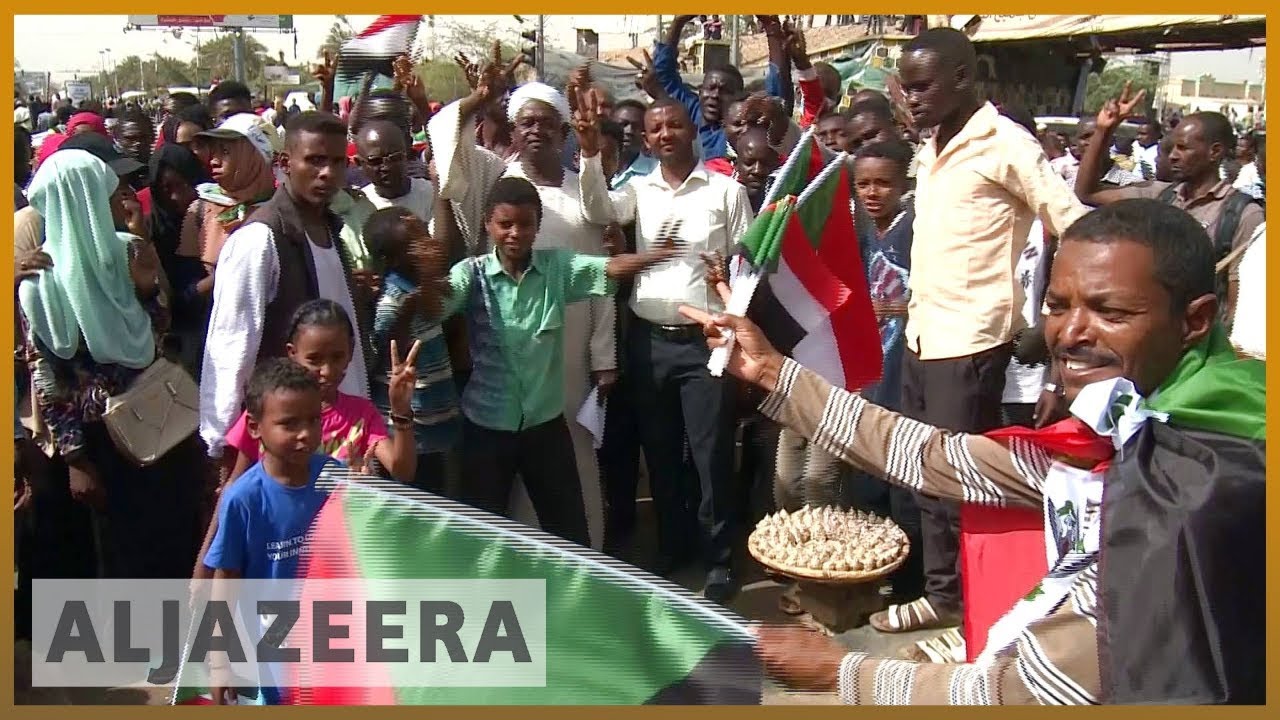 قادة الاحتجاجات السودانية والمجلس العسكري يعقدون جولة جديدة من المحادثات | الجزيرة الإنجليزية