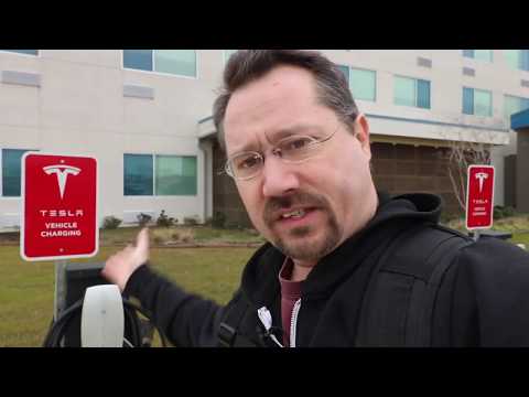 Video: Hvor hurtigt oplades en Tesla destinationslader?