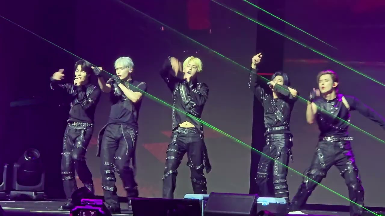 TOMORROW X TOGETHER TXT Upside Down Kiss 2025 World Tour ACT : TOMORROW San Jose