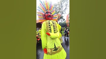 Peserta pawai festival ondel ondel taman mini 2025