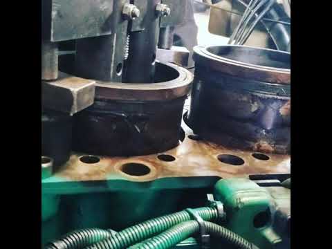 rebuilding-volvo-d12-engine