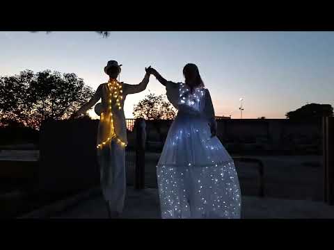 Matrimonio Trampolieri luminosi - artisti di strada Puglia