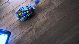 Duplo Brick chaser MINDdroid.wmv