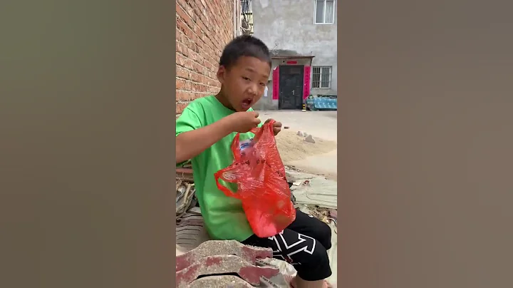小时候最喜欢用白糖拌米饭了，那个味道至今还记忆犹新#人类幼崽成长记 # - 天天要闻
