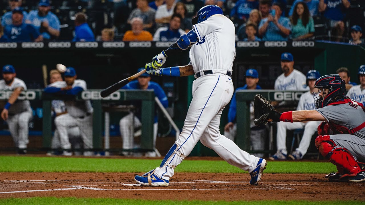 Perez ties Royals mark with 48th HR, exits with ankle sprain