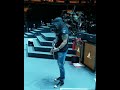 Slash soundcheck with guns n roses