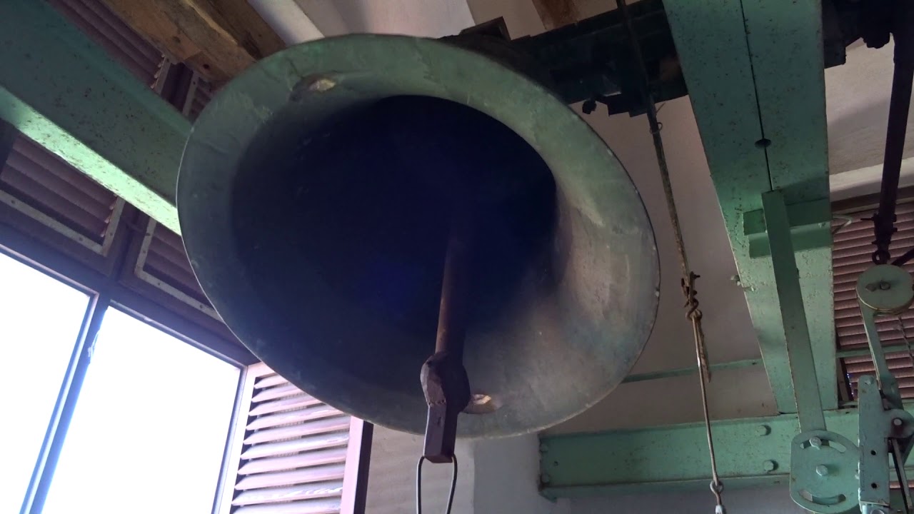 Szentes (H) - A református nagytemplom harangjai egyesével