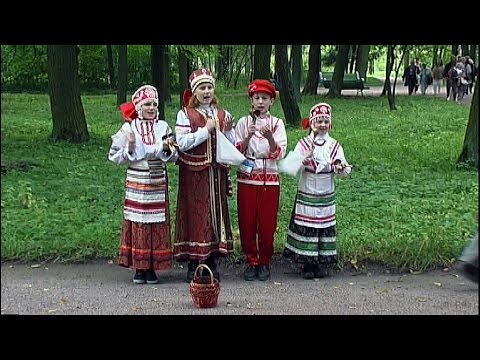 Video: Res Från Moskva Till St Petersburg