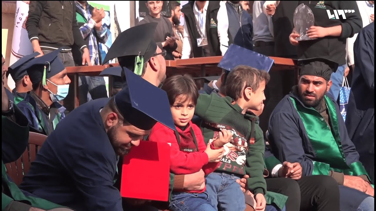 جامعة حلب الحرة في مدينة مارع تخرج عشرات الطلاب من كلية الطب البشري