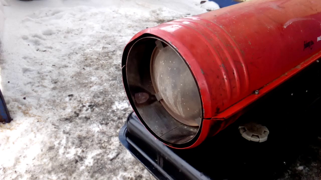Авто дымит белым дымом
