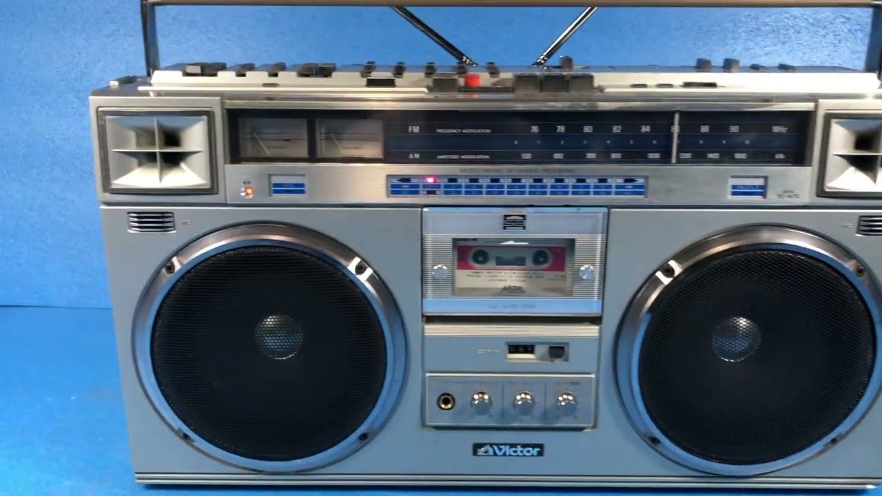 victor RC-M70 ステレオラジオカセットレコーダーの重厚音声 - YouTube