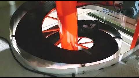 AmbaFlex Spiral Conveyors - SpiralVeyor SV transporting plastic totes