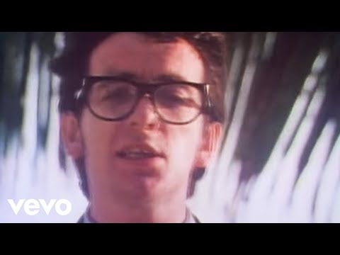 Elvis Costello - Radio Radio - SNL original footage 1977 (first portion only)