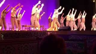 Newsies Touring Cast Surprise Performance at El Capitan