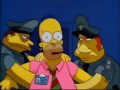 Homer porte une chemise rose  lusine nuclaire  les simpson qc