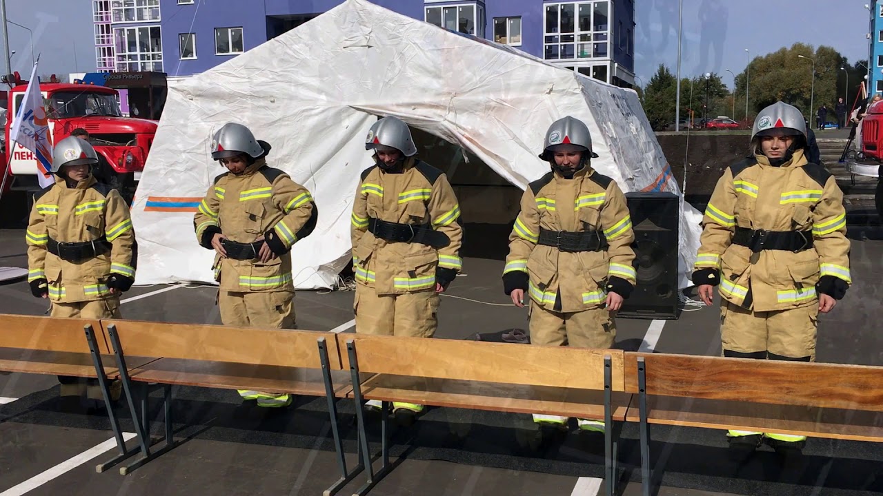 порядок надевания боевой одежды пожарного. одевание боевой одежды пожарного норматив. пожарная боевка. одевание пожарного костюма. одевание боевой одежды пожарного.
