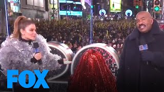 Maria Gives Steve A Heartfelt Gift | FOX ENTERTAINMENT