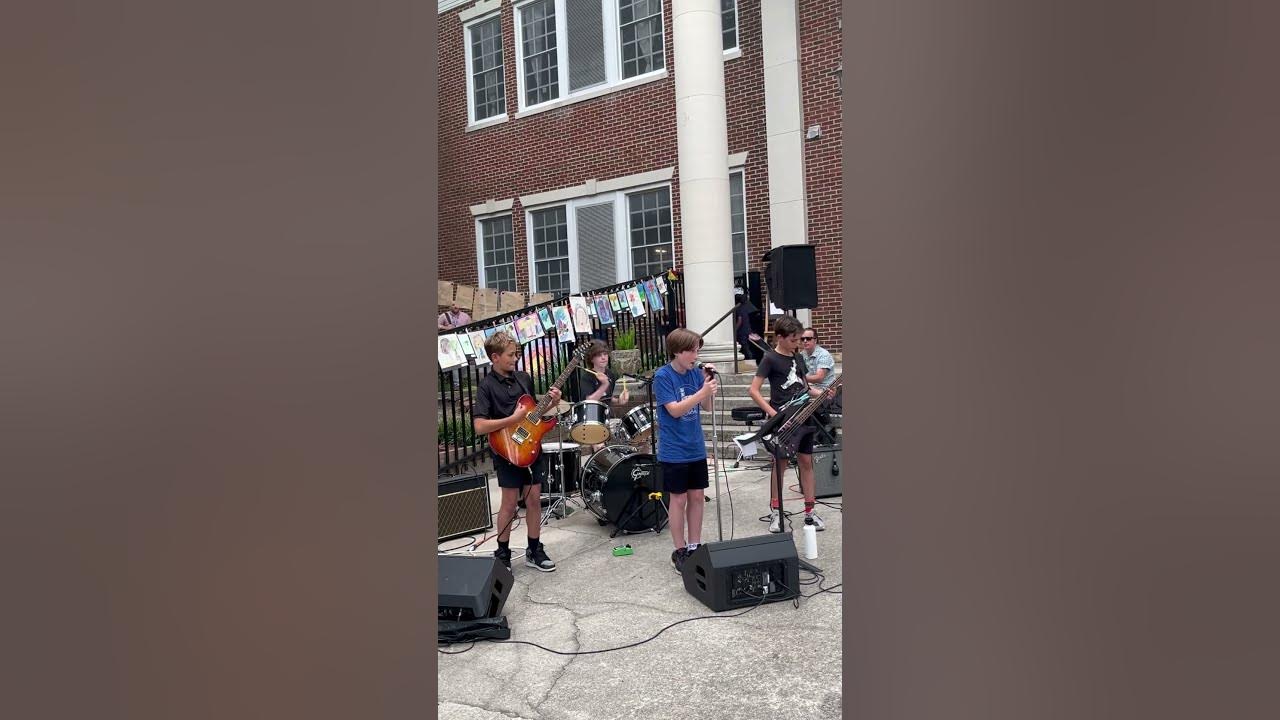 I wanna be sedated #rock#livemusic#band#guitar#drums#bass