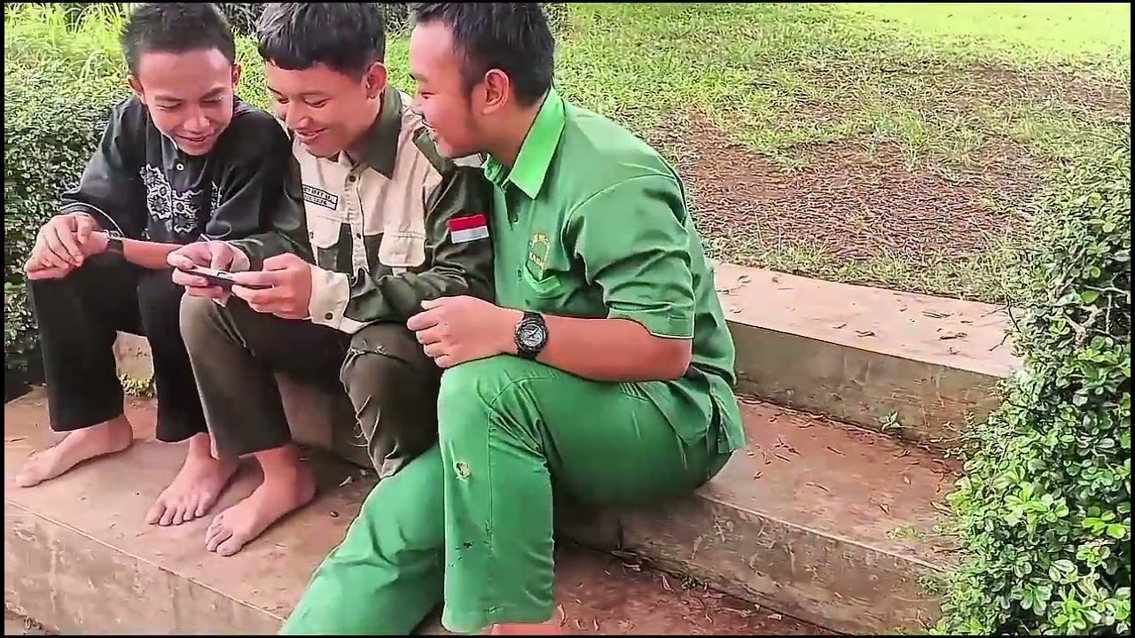Dari Janji ke Aksi Pramuka Mengabdi di Bulan Suci - SMKN 1 Kalibagor Putra