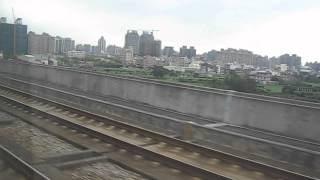 高鐵南下列車駛入新竹站.AVI