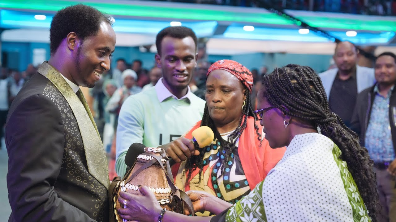 Mijuu Fidnee Dhufne  Haadholii Booranaarraa Dhufan | @araratvworldwide