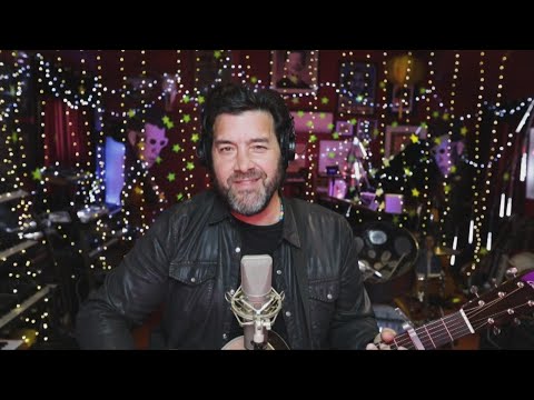 Bob Schneider Performs New Single "I Love This Life" From Upcoming Album That Rach Loves | Rachael Ray Show