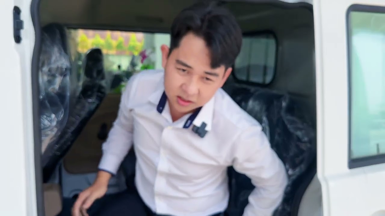 THACO TOWNER  AT xe tải Van số tự động đầu tiên trên thị trường xe tải Van .Bước tiến đổi mới.