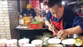 Street Food in Wuhan China  Late night egg fried rice with Limited salt