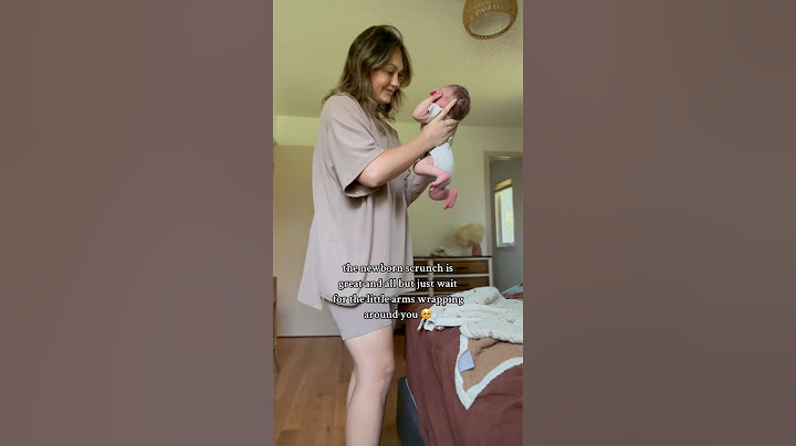 the newborn scrunch and baby hugs are the best 😭 #wholesome #mom #postpartum #baby #youtubeshorts