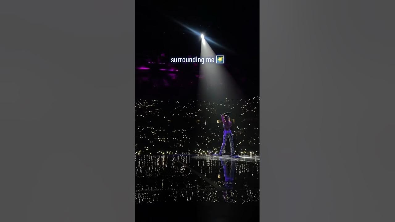I see stars surrounding me ✨ #performance #arena #singersongwriter #fyp #shorts #newmusic I see stars surrounding me ✨ #performance #arena #singersongwriter #fyp #shorts #newmusic