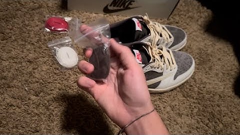 ASMR| Sneaker Tapping/Scratching 👟 Jordan 1 Low Reverse Mocha (Travis Scott)