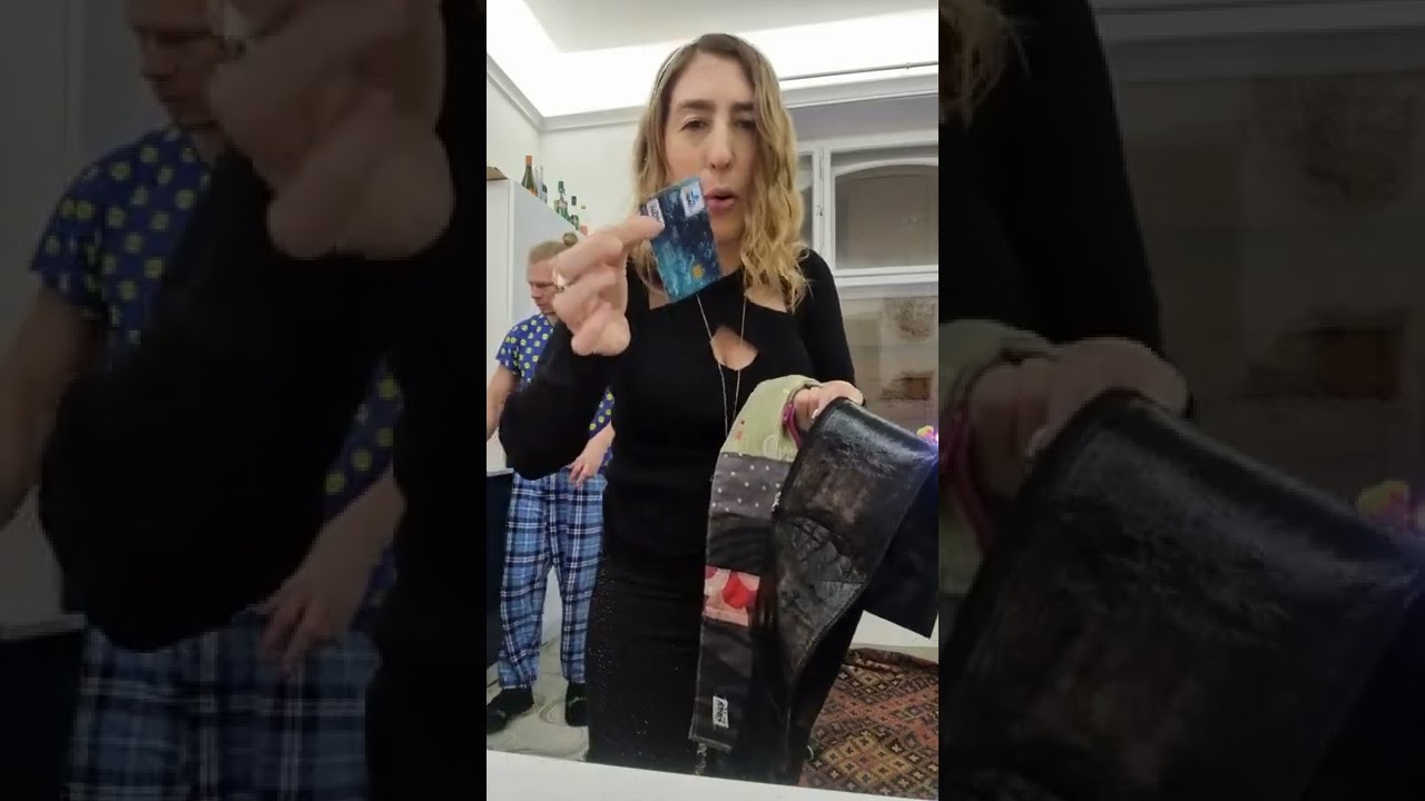 Cintura antifurto, diversa da un marsupio, piu piatta, perfetta sotto il piumino...