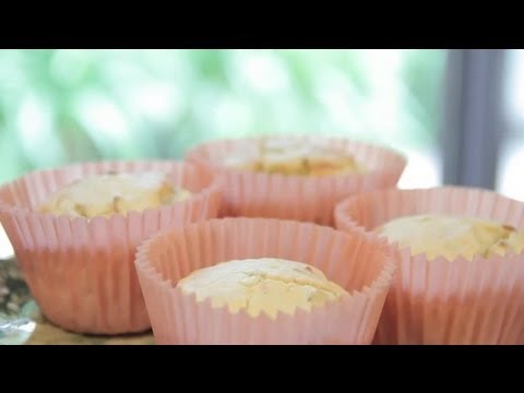 How to Cook Savoury Parmesan and Spring Onion Muffins : Brunch Ideas