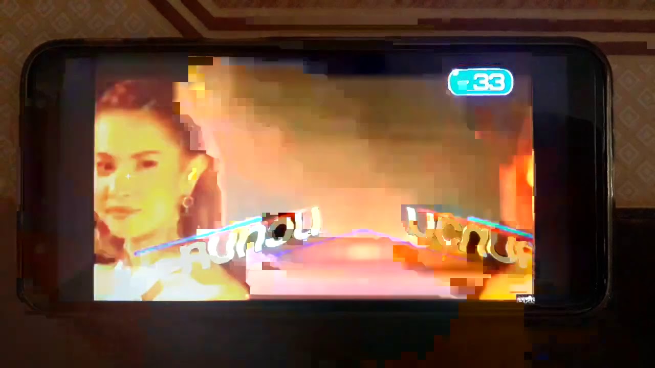 รีวิวบันเทิง (วันจันทร์-ศุกร์ 17:30 น. ทางช่อง 33)