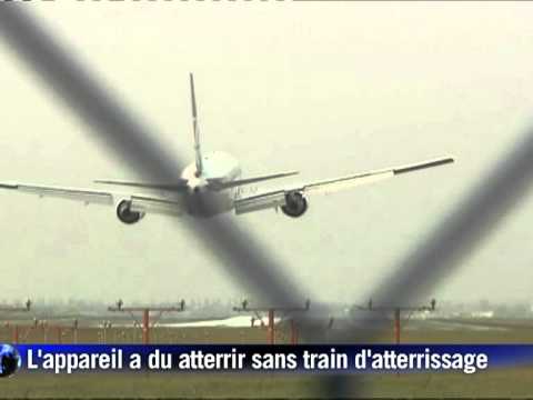 Vídeo: Um avião pode pousar de barriga?