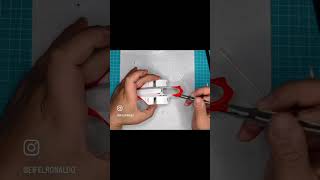 #SelfmadeF1 applying some decals on the McLaren MP4/2 of Niki Lauda 1984 Season