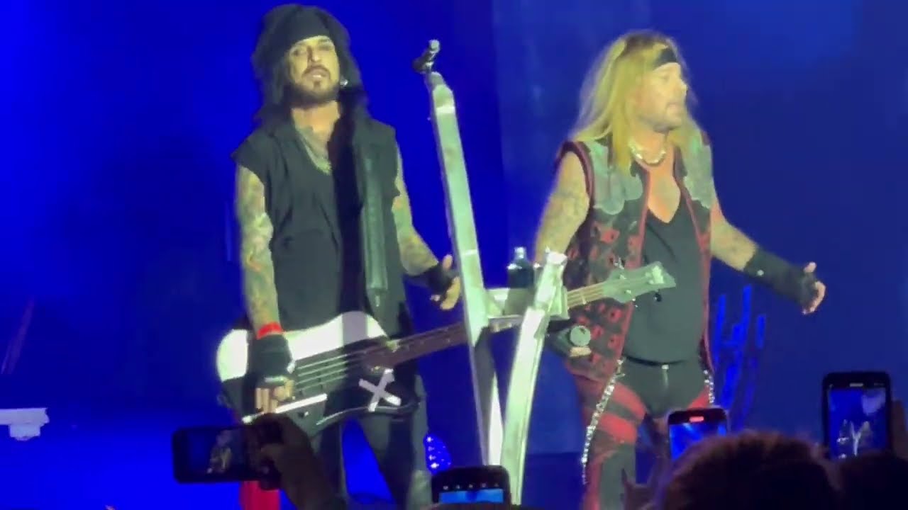 Motley Crue (Live Wire) Stadium Tour Live Houston, Texas 8/19/2022