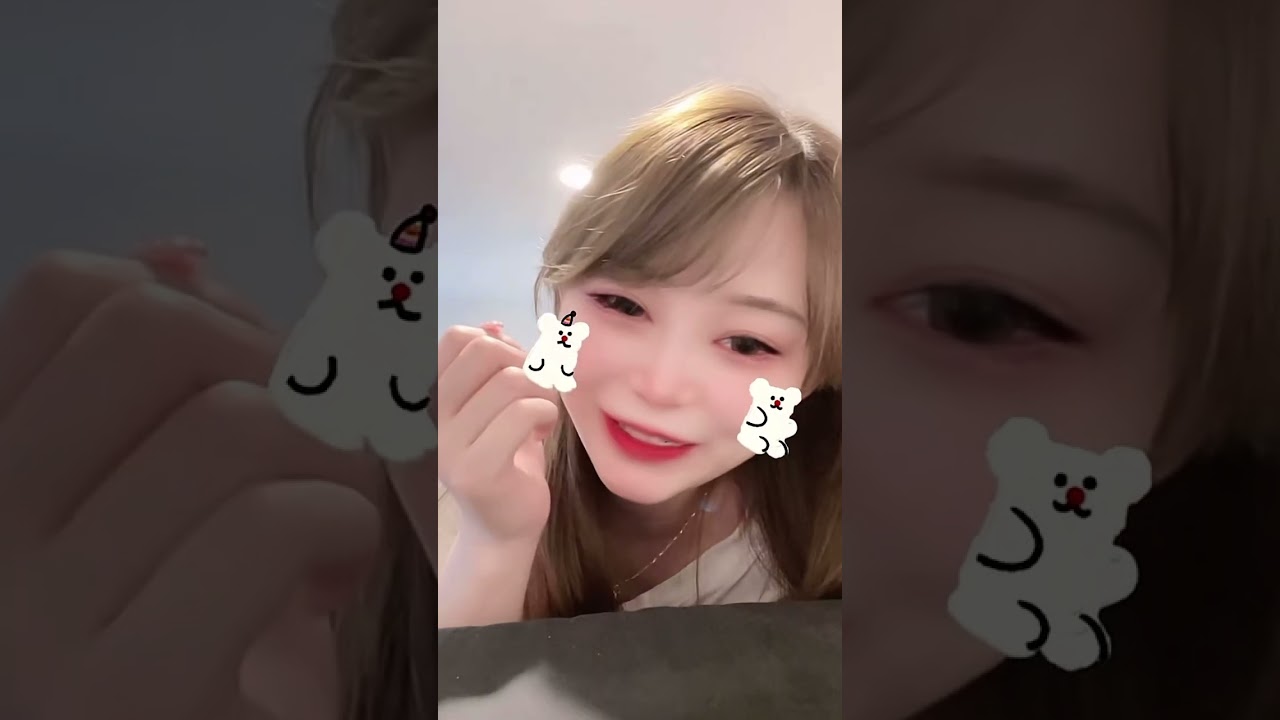 TikTokライブ　放送事故　胸チラ　ノーブラ