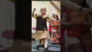 Download Lagu Looks Like Narendra Modi | Mahante | Dance | #modi #dance #bjp #primeminister #india #dandiya #super MP3 Download Lagu Looks Like Narendra Modi | Mahante | Dance | #modi #dance #bjp #primeminister #india #dandiya #super MP3