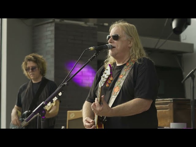 Gov't Mule - Ain't No Love (Live at Soundcheck) class=