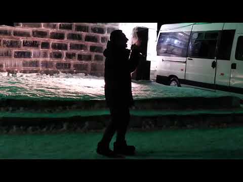 Рәсим Галимҗанов җырлый