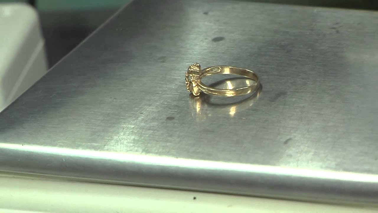 Como saber si un anillo es de oro en casa