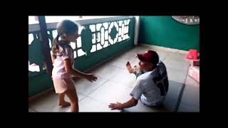 Meu Tio E Minha Irmã, Dançando Dança De Rua