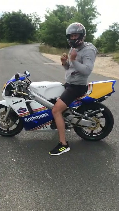 Honda NSR 250 exhaust sound