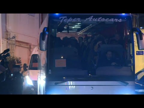 Covid-19: les premiers rapatriés de Chine sortent de quarantaine en France | AFP Images Covid-19: les premiers rapatriés de Chine sortent de quarantaine en France | AFP Images