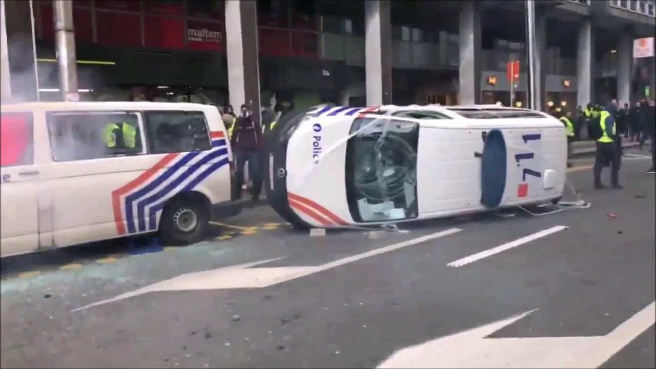 Vidéo Publiée Par Les Black Blocs Pour Annoncer Leur Destructions à Paris Gilets Jaunes