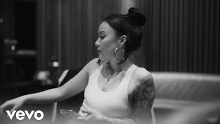 Tatiana Manaois –Maybe It’s You  | Sweet Acoustic Love Song [Lyrics Music Video] screenshot 4