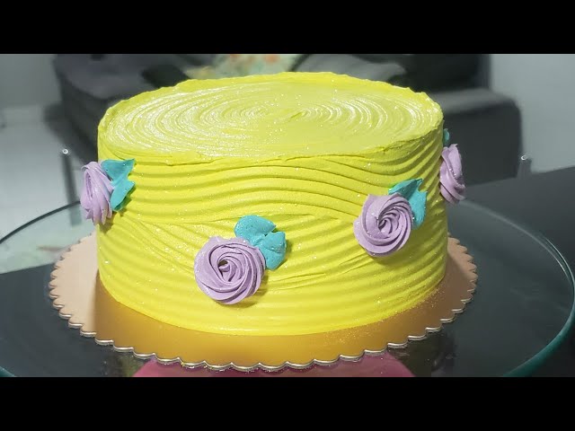 Bolo Rosa Perolado - Wave cake com borboletas - Karine Cakes