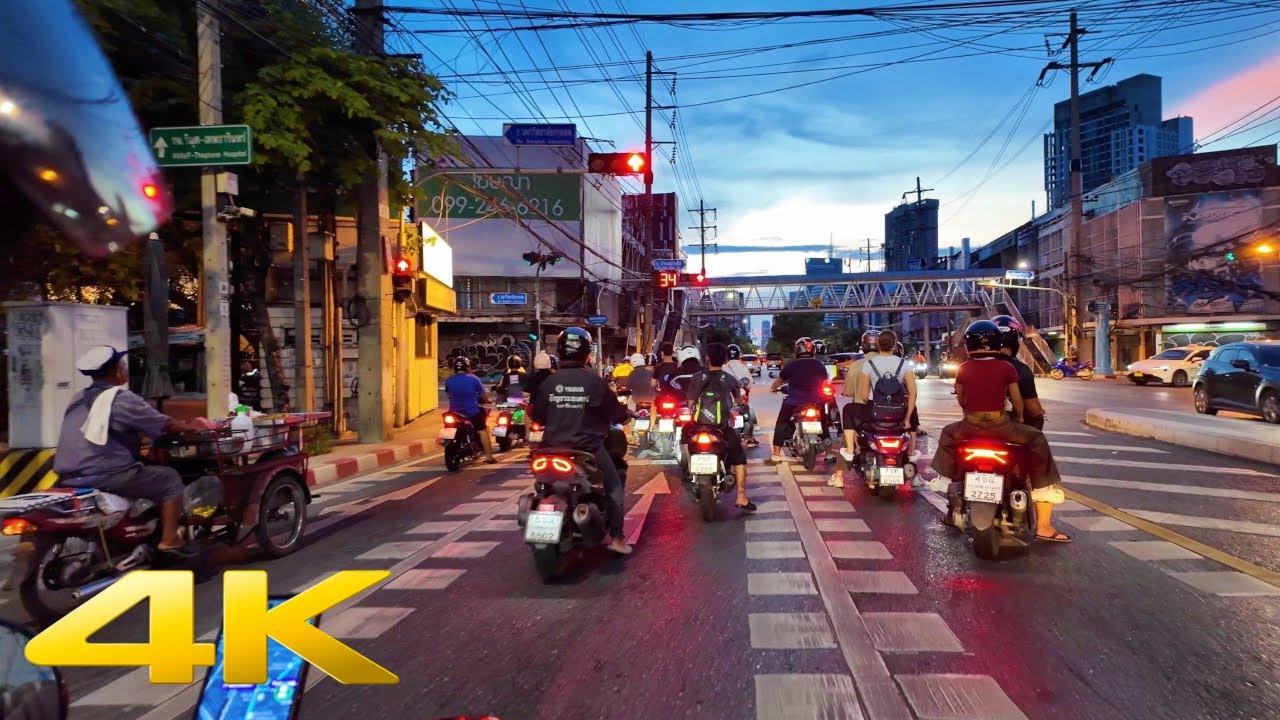 Motorcycle Taxi In Bangkok, Thailand 🇹🇭 Sukhumvit - Rush Hour!