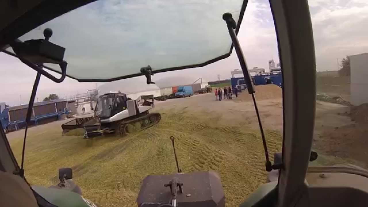 Mais Ernte 2013 |häckseln für Biogasanlage Unterstall*HD*  *mit Pistenbully*
